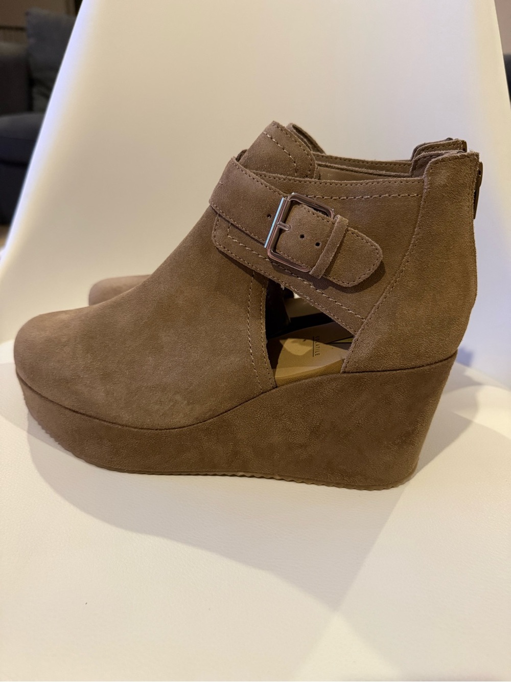 ☀️🌊Women's Taupe Suede Wedge Booties with Buckle